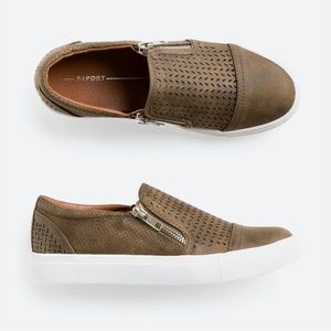 Report Slip on Sneaker